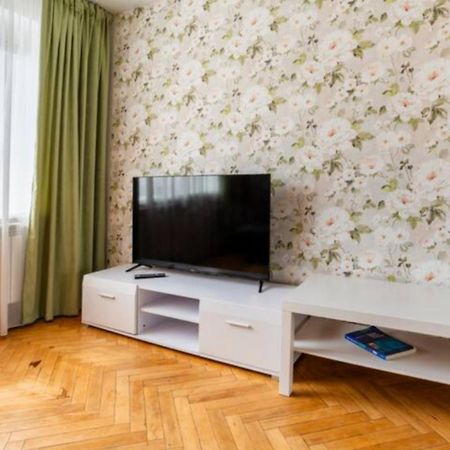 Затишна 2К Квартира З Усім Необхідним Для Життя Поряд З Метро Дарниця Kiev Exteriör bild